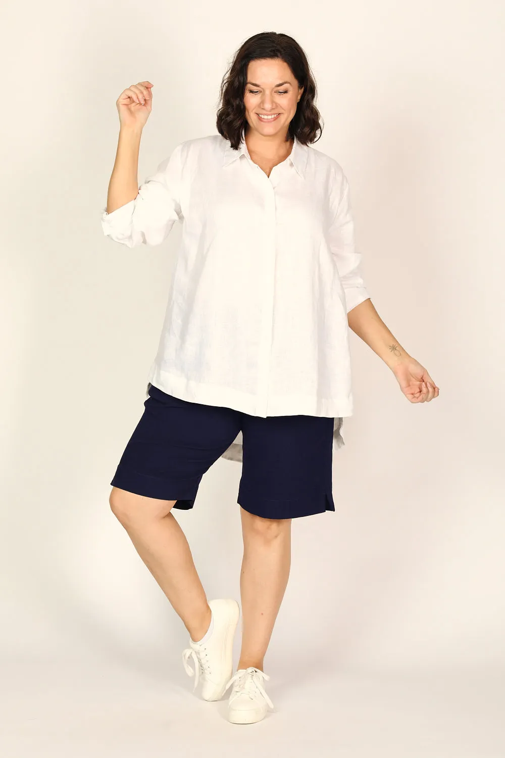 Stretch Capri Short in Navy Rubberized Grip Waistband