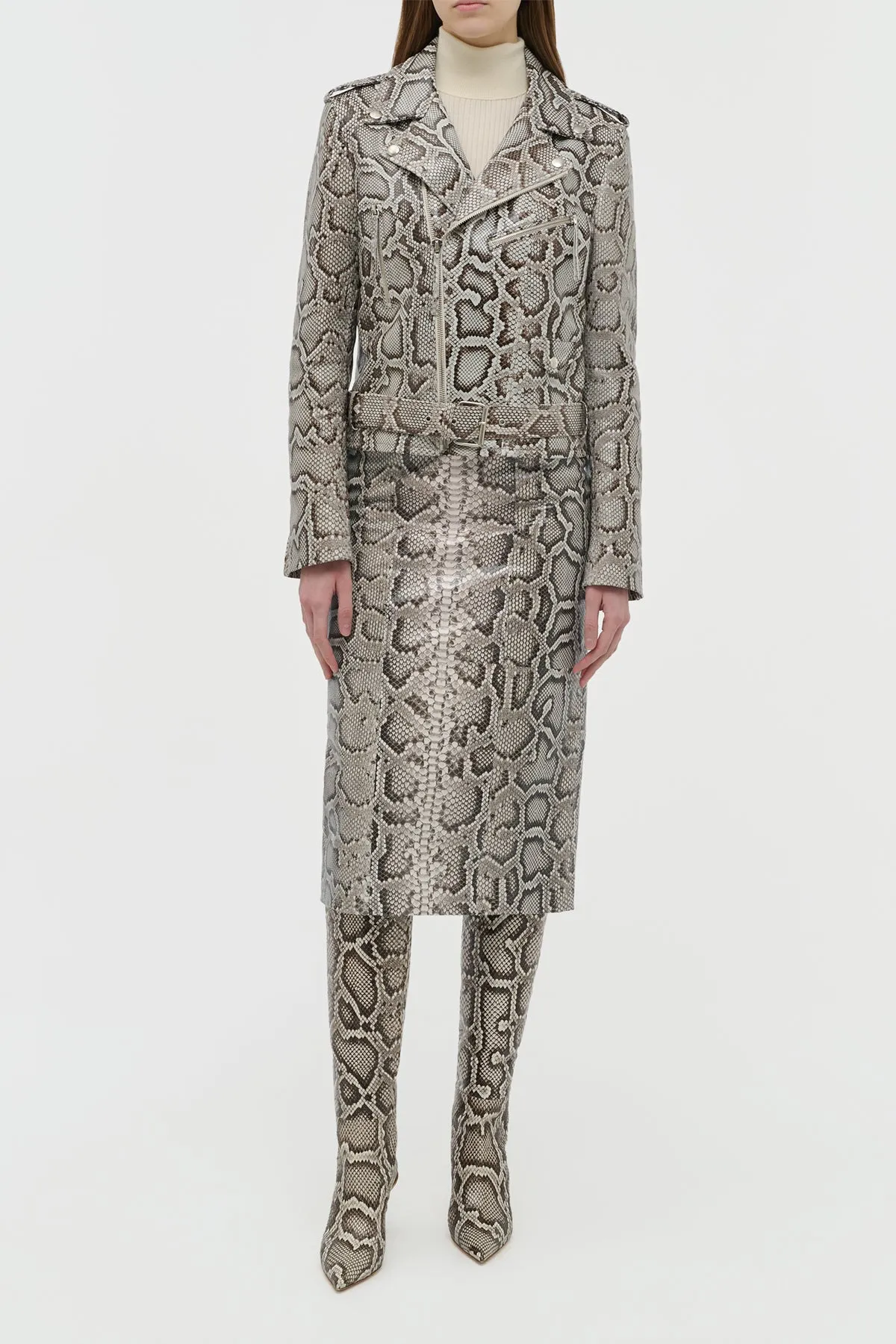 Weekend Look Manuela Midi Skirt in Greyscale Inversa? Snakeskin
