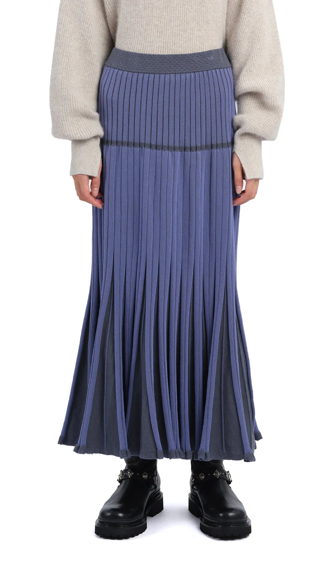 Knitted Flare Skirt Modern Outfit