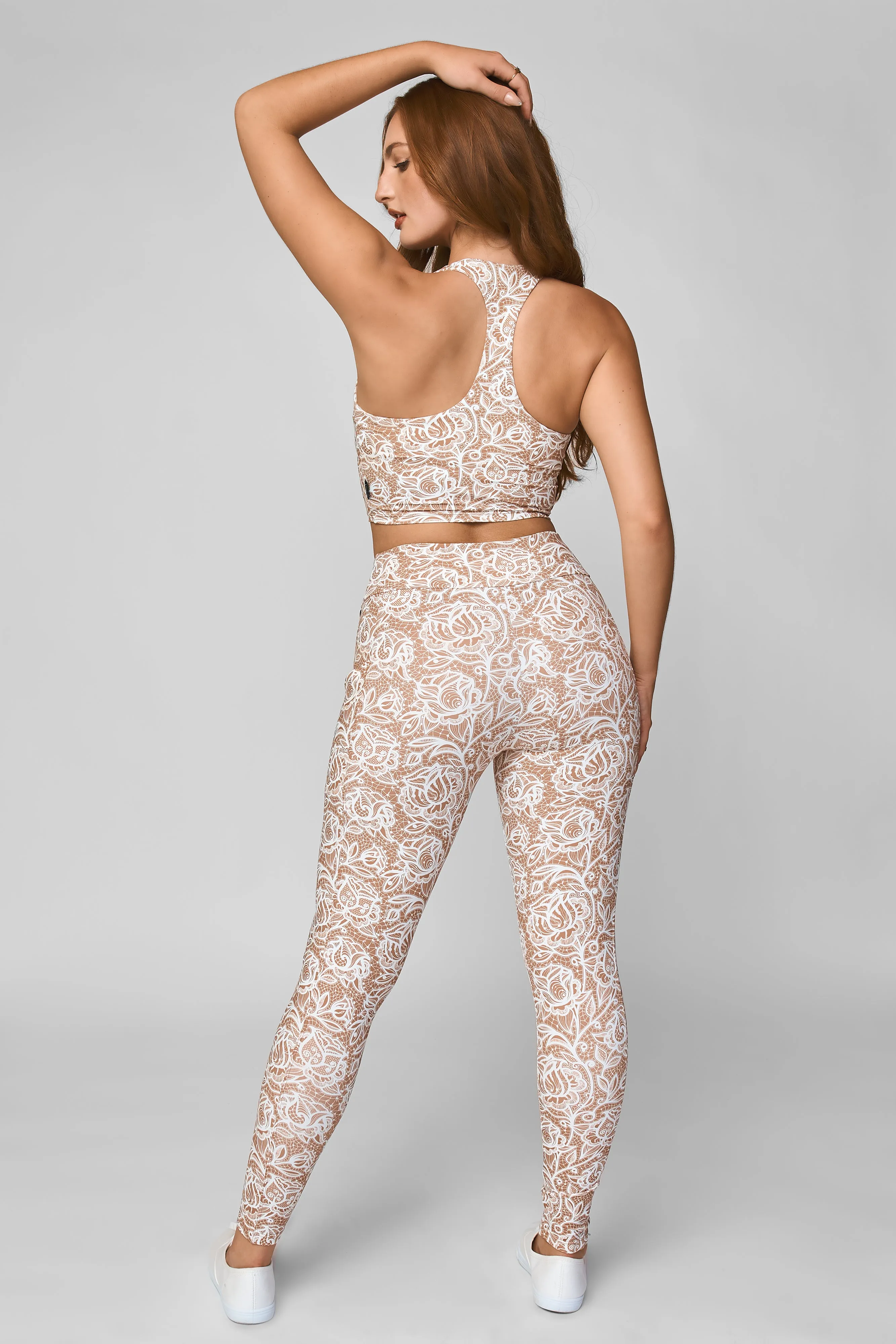 Capri Built-In V-Tank Crop Top Flight Fit