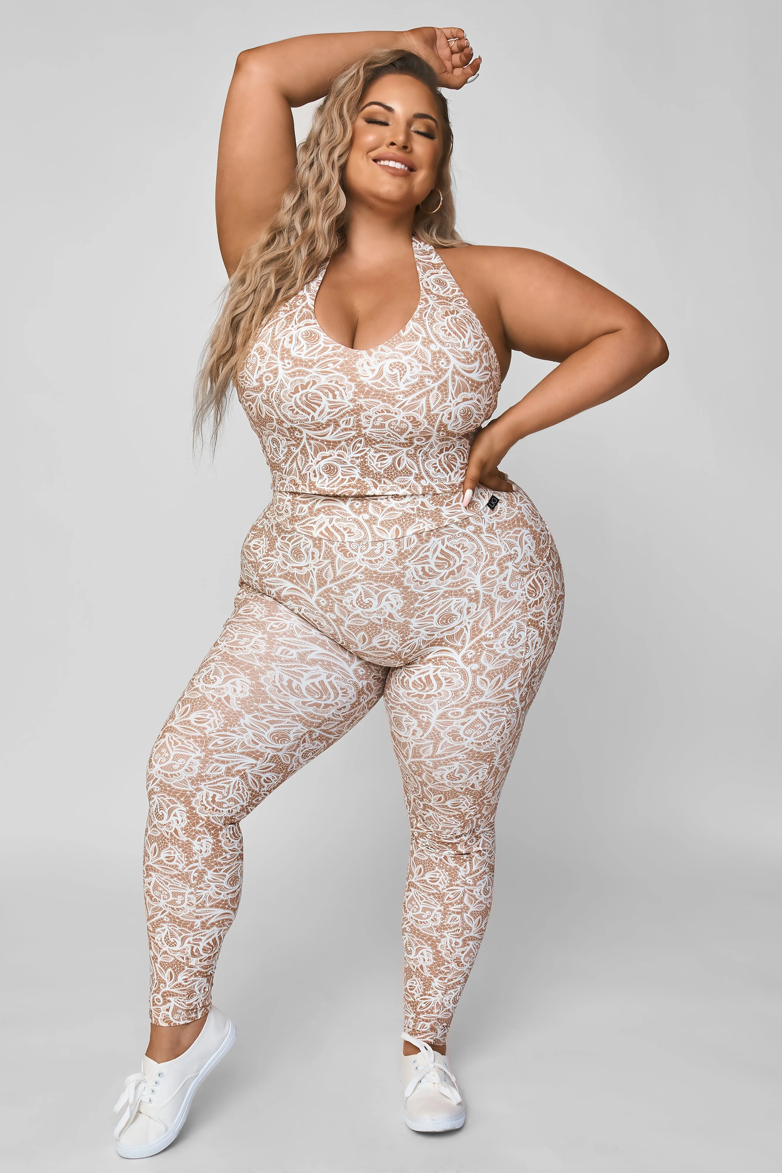 SeamlessTransition Capri Built-In V-Tank Crop Top