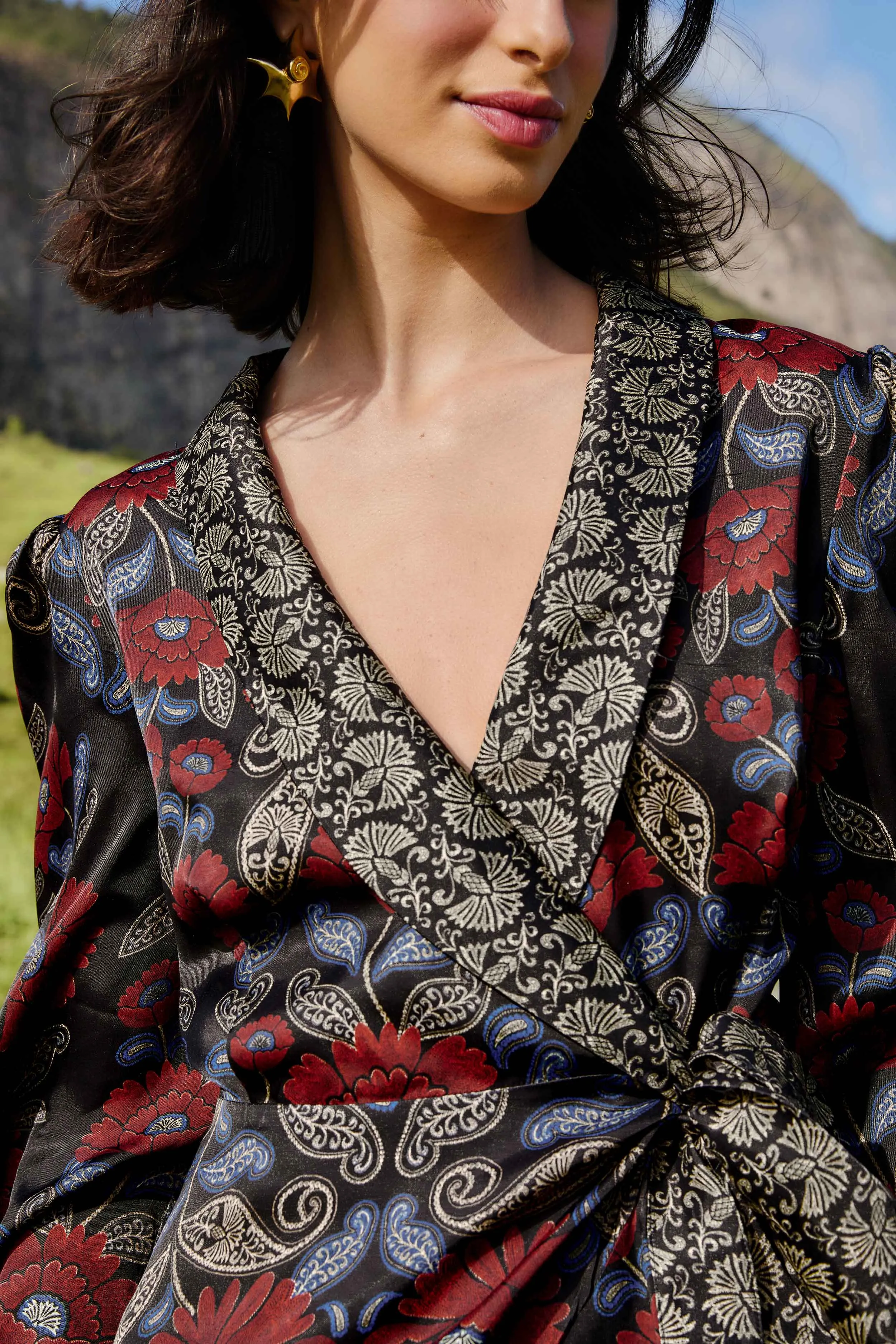 Easy-to-style mini gown Black Valentina Wrap Lenzing? Ecovero? Viscose Mini Dress