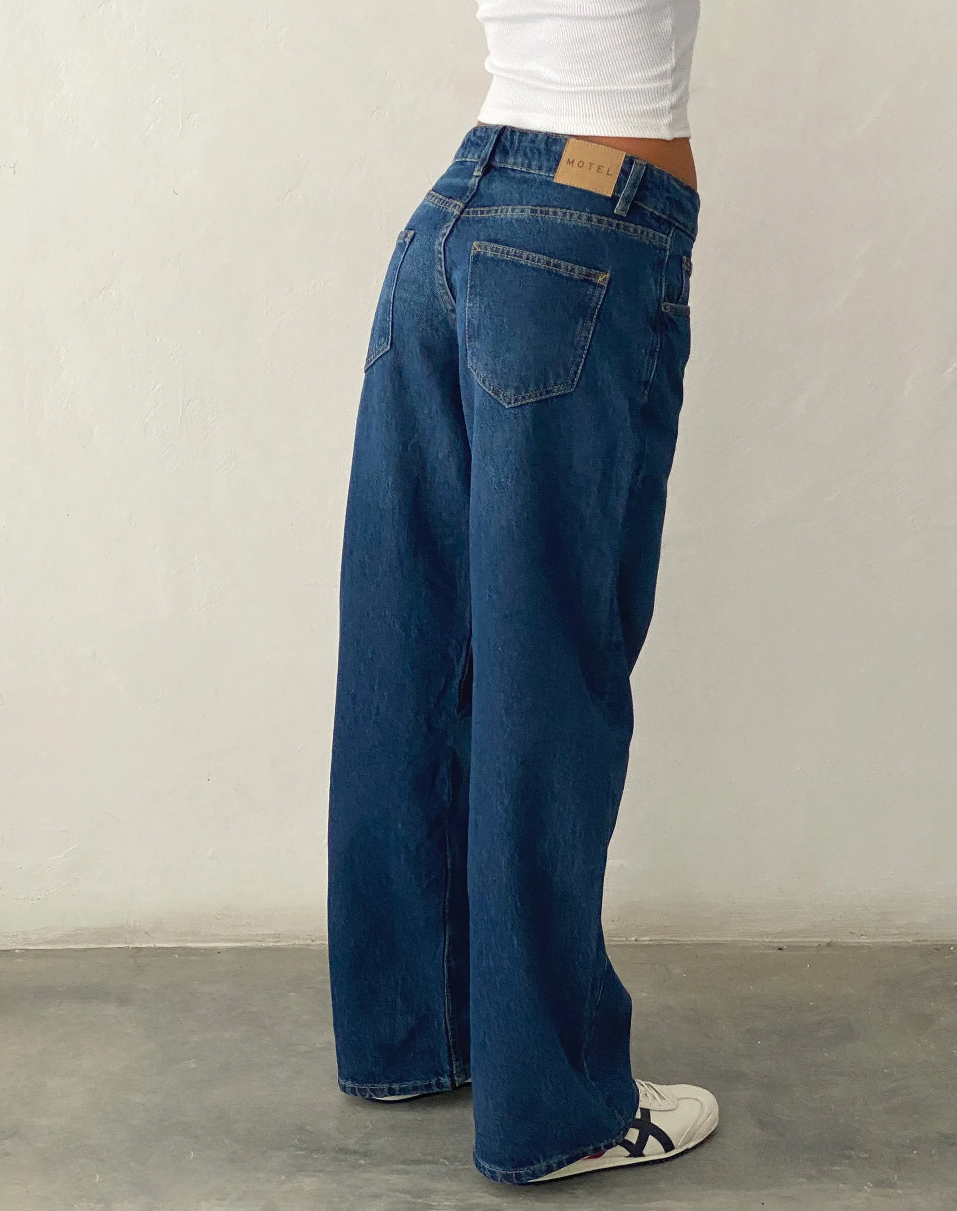 Gentle Breeze Low Rise Parallel Jeans in Mid Blue Used