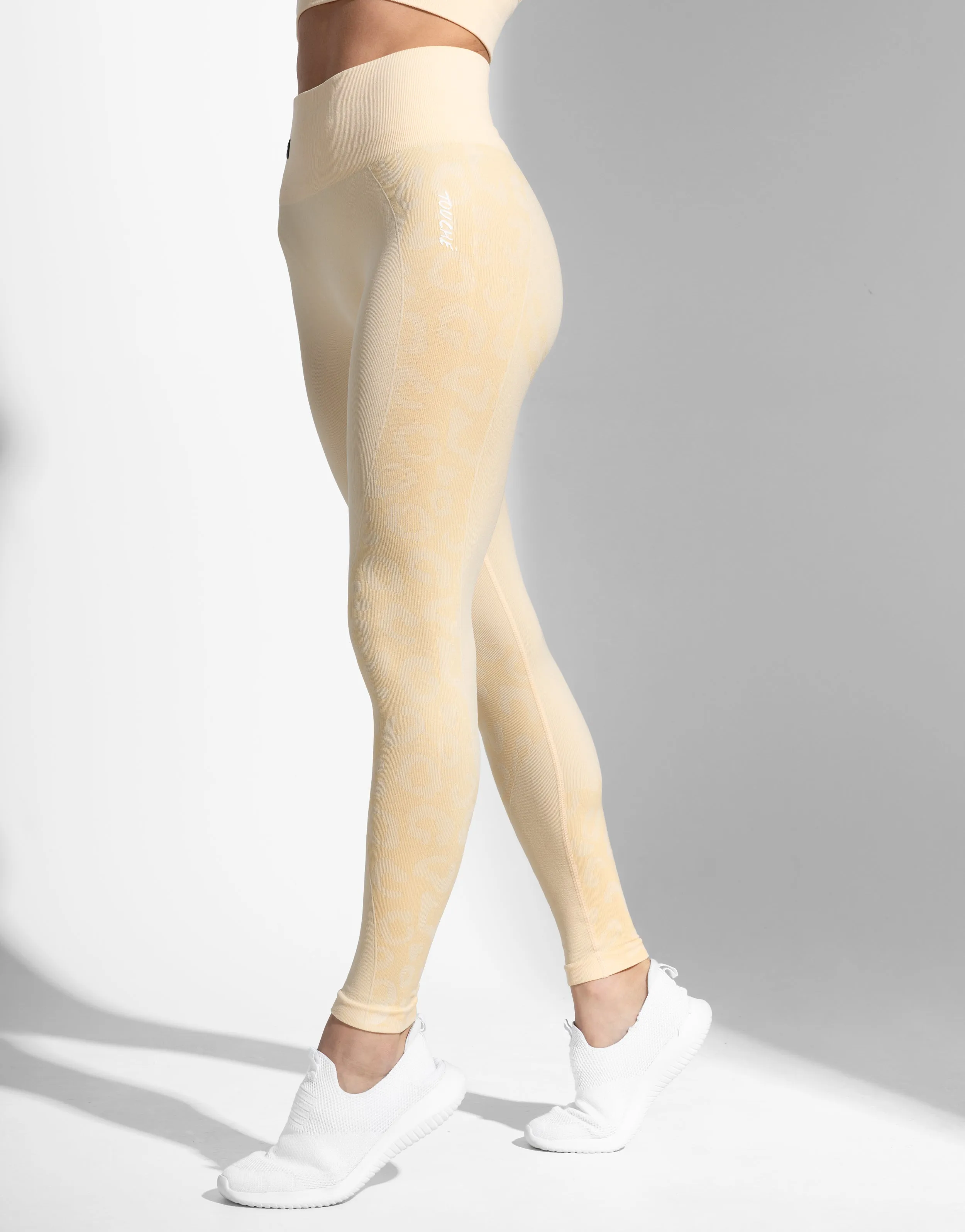 SHAPE YELLOW SEAMLESS Quick Dry Casual Wearer