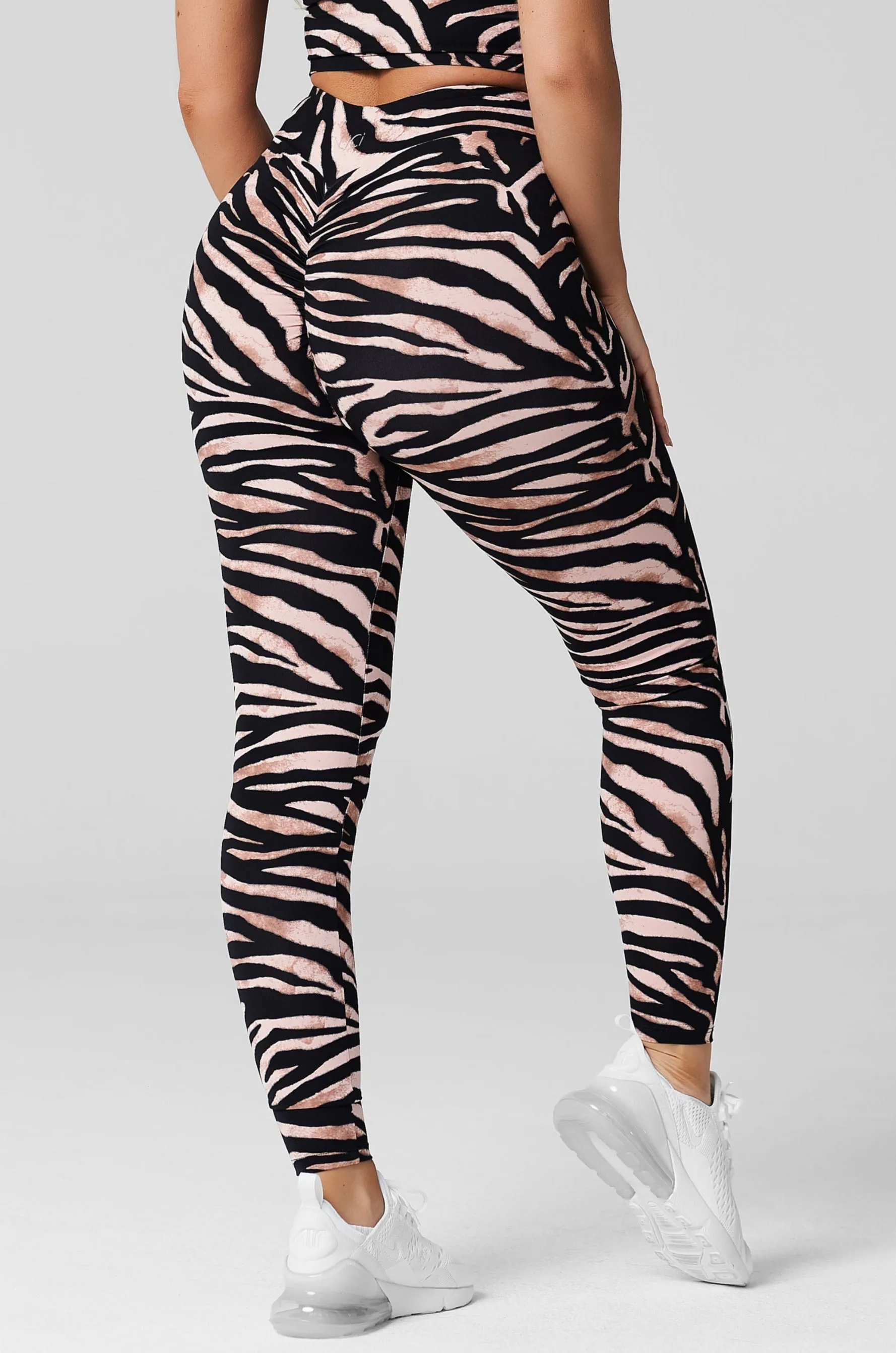 Unleashed V-Cut Scrunch Legging EcoFriendly Material