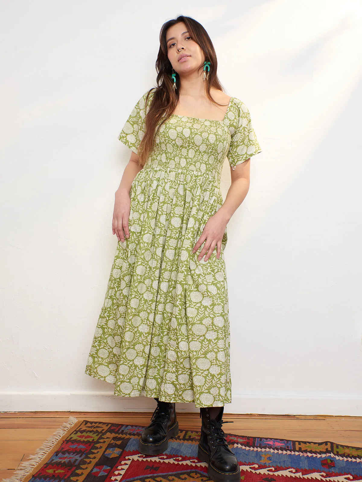 Teddy Midi Dress - Pear Floral ChafeFree Design WrinkleResistant Finish