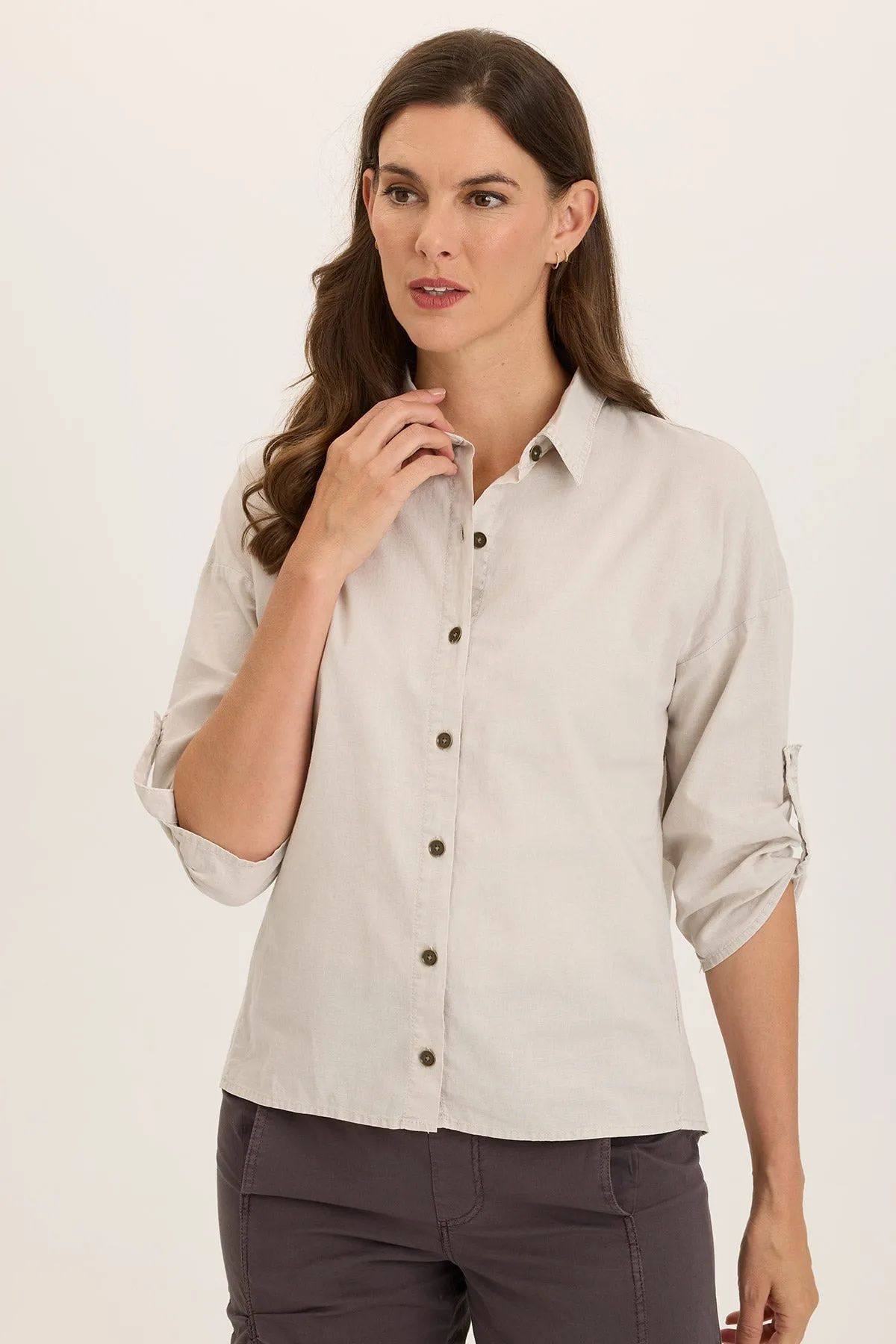Carrie Linen 3/4-Sleeve Button-Up Peace Core