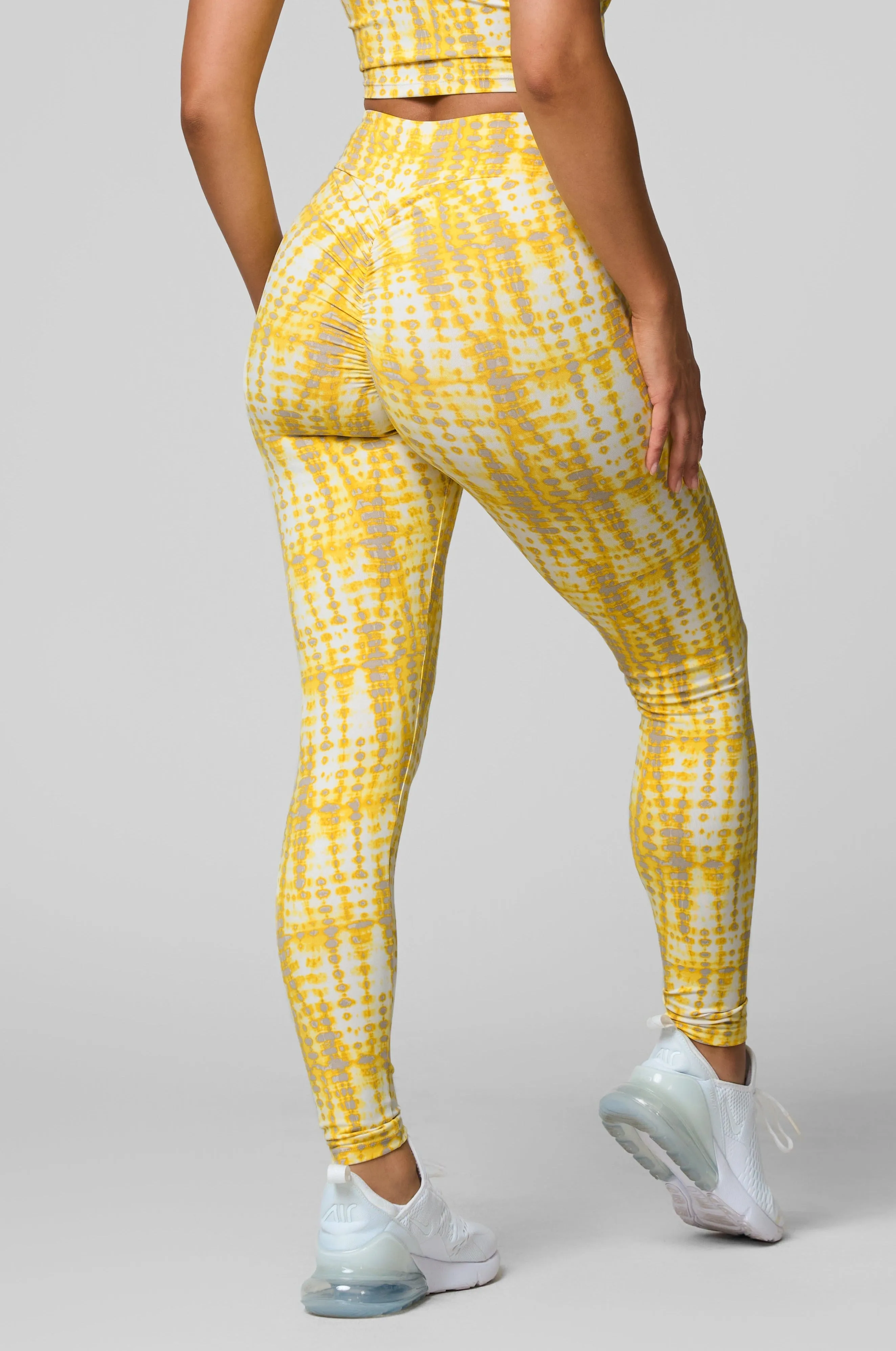 Shimmer Core Lean Glow Elevate High Waist Scrunch Legging
