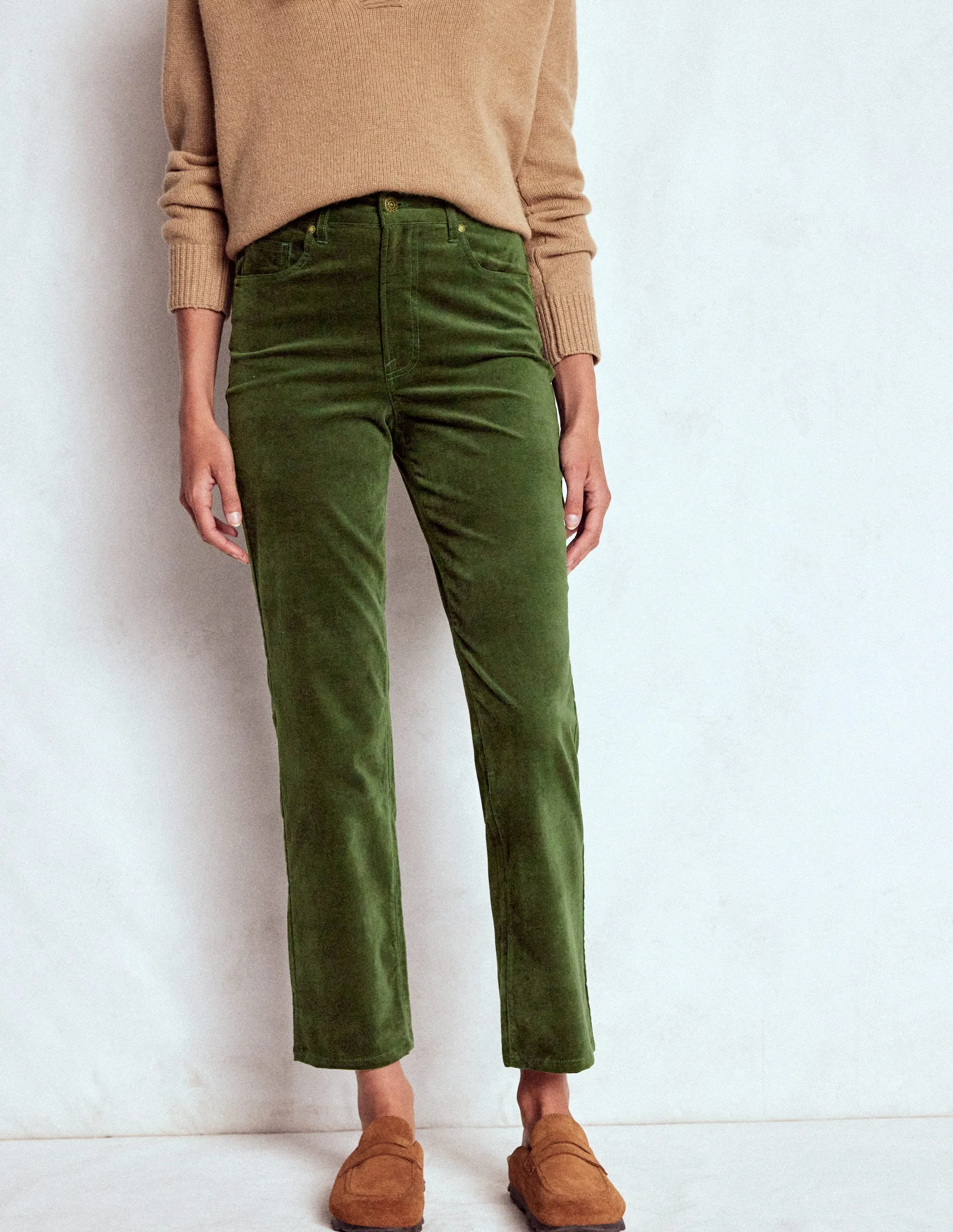 Velveteen Straight Jeans-Forest Glade Daytime Look