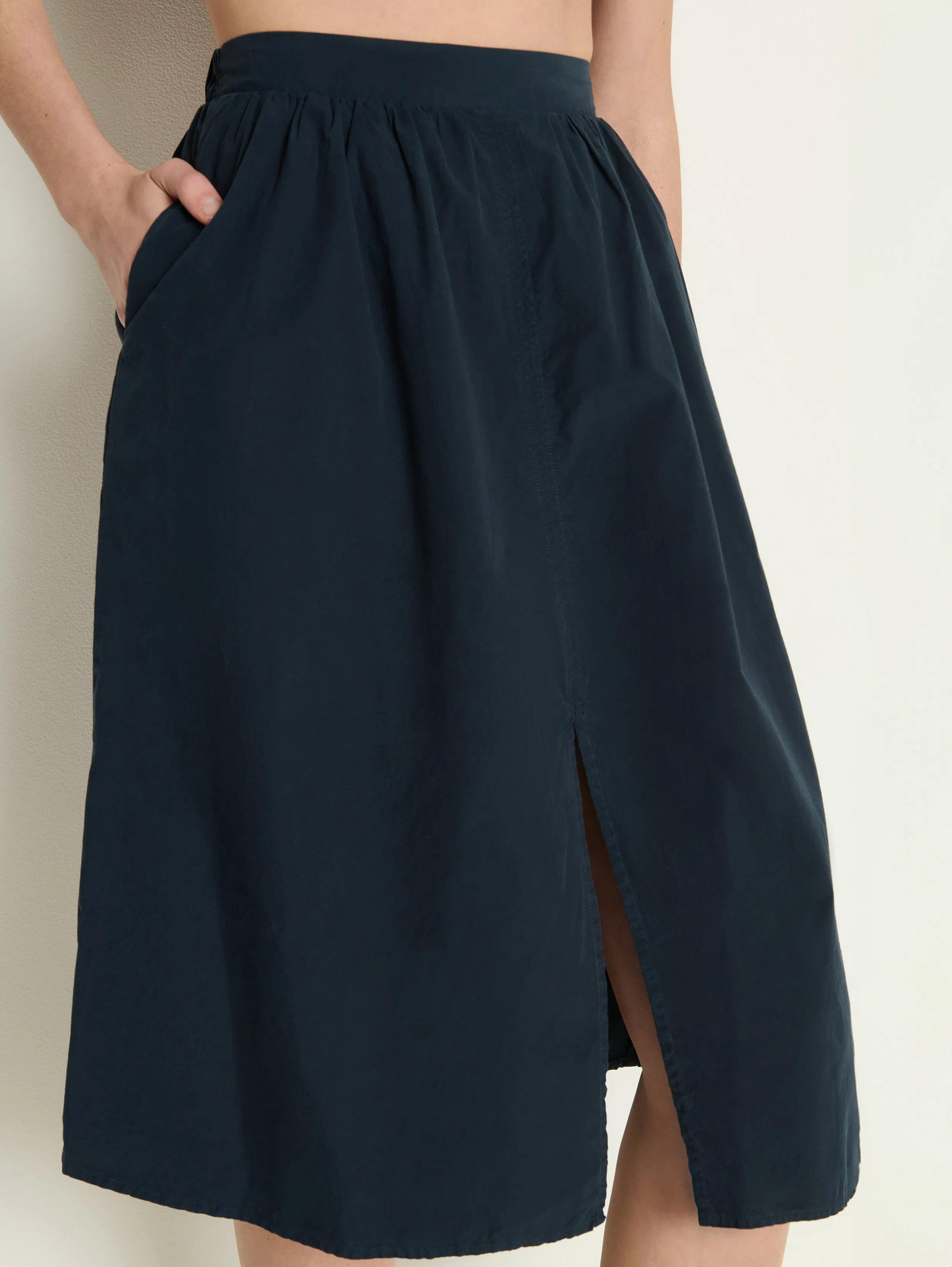 Tatiana Midi Skirt Shimmer Core AntiStatic Material