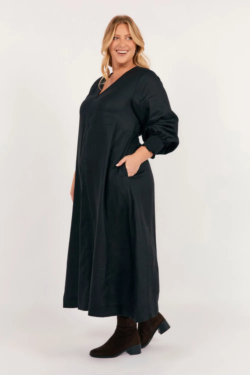 Hall Glow Tamara Long Sleeve Linen Dress in Black
