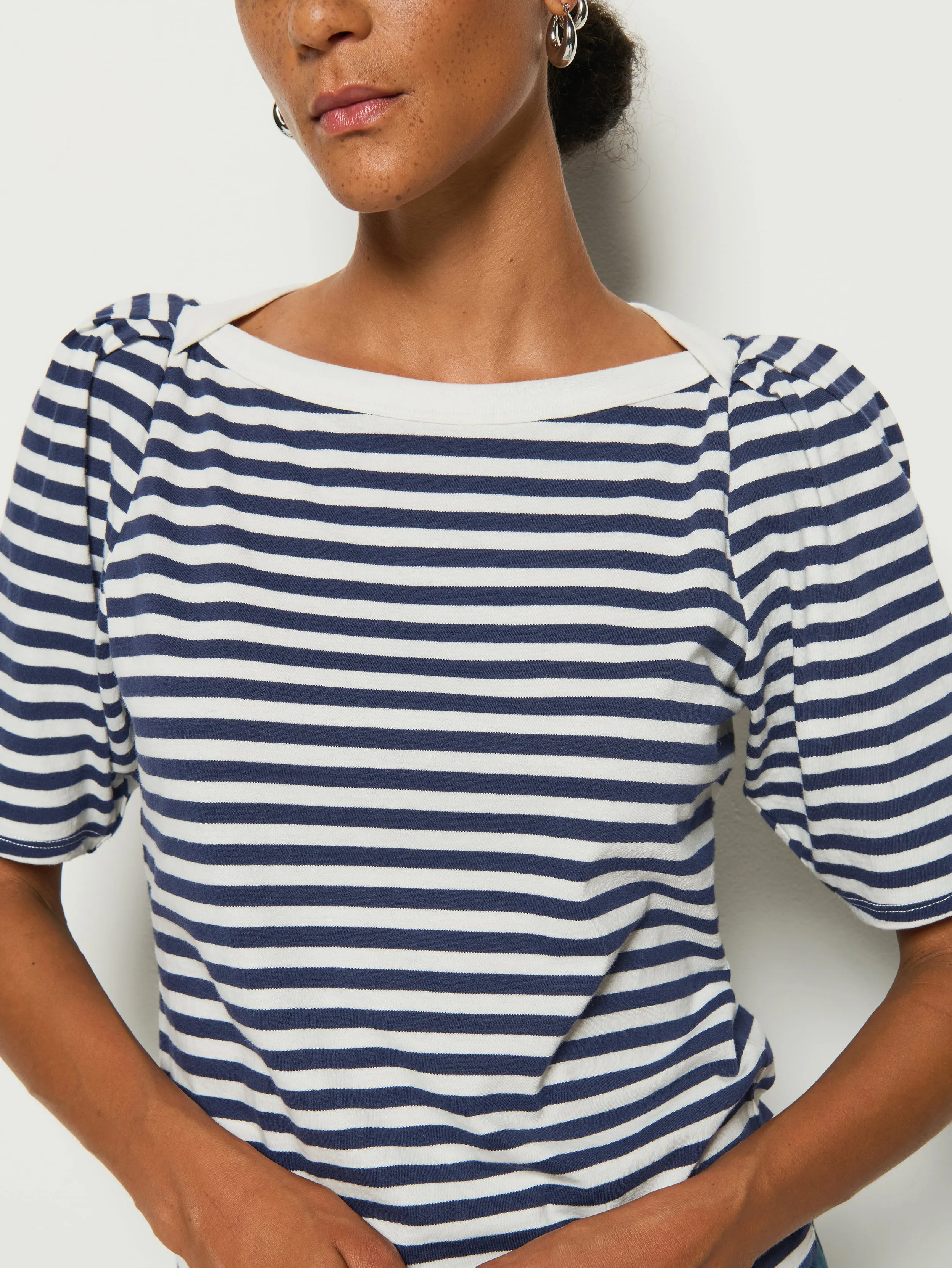 Deana Tee Leader Fit