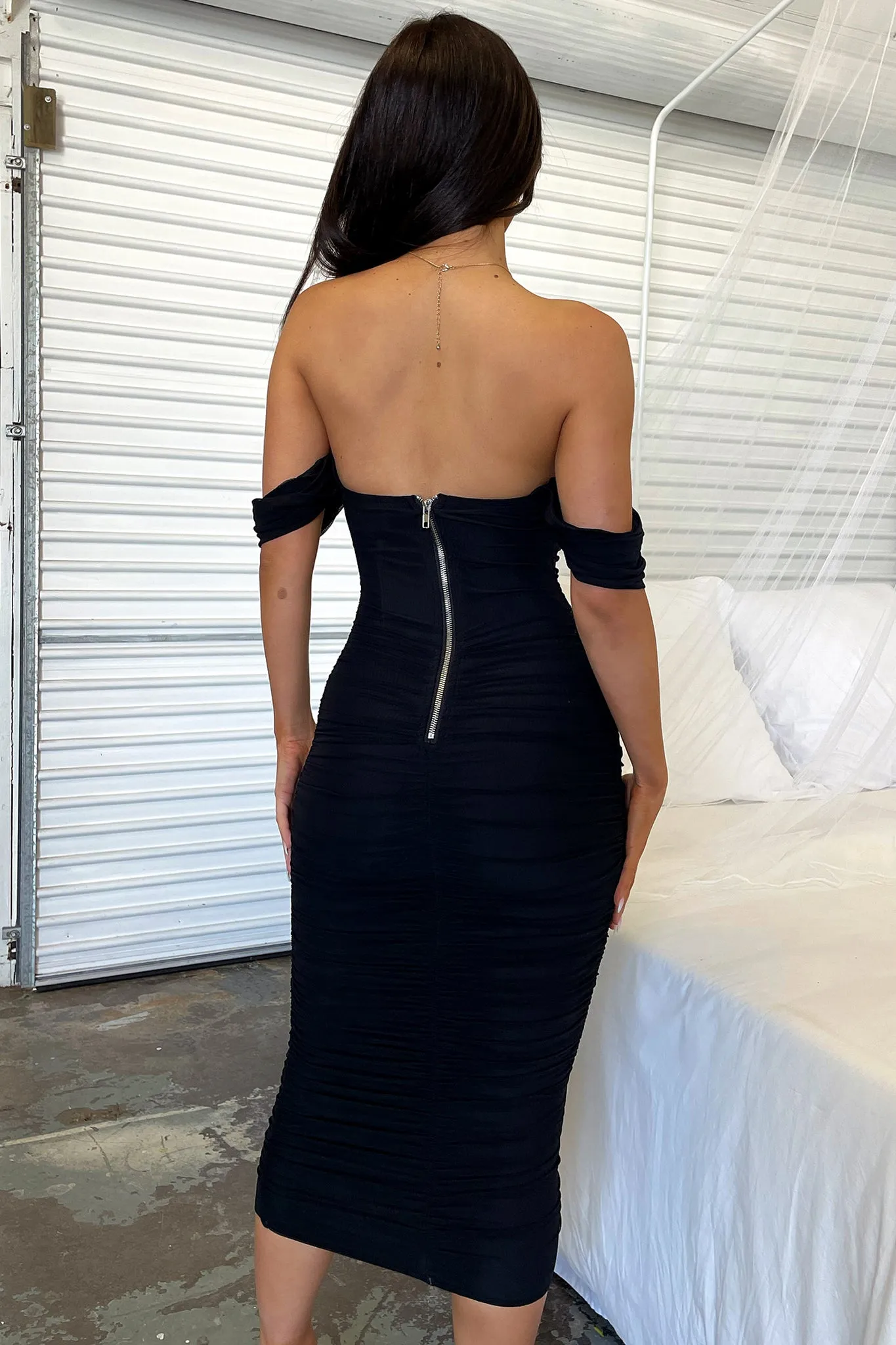 Flattering wear Lucinda Dress - Black