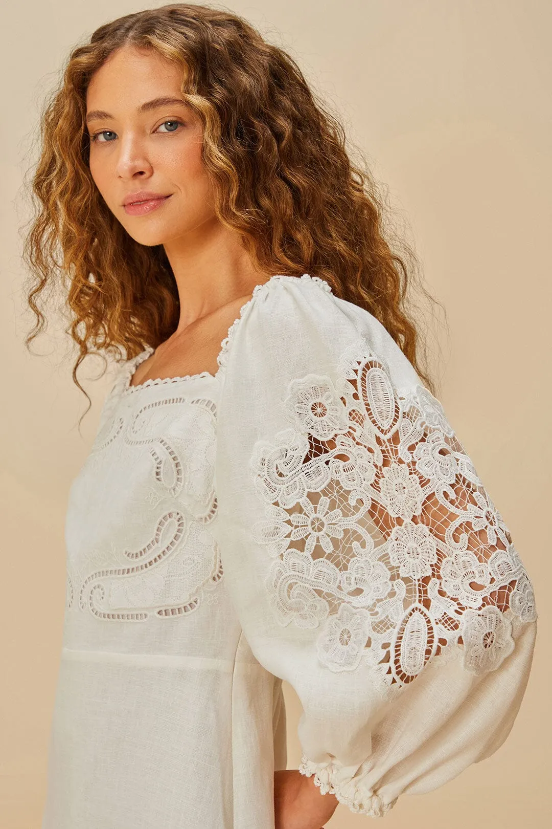 Chic dress for outings Stage Soft Off-White Embroidered Euroflax? Premium Linen Mini Dress