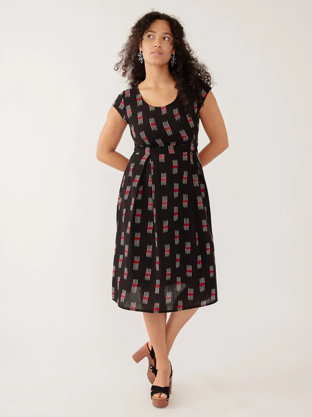 Breathable Stretch Fabric Screen Core Vintage Pleat Dress - Black Ikat