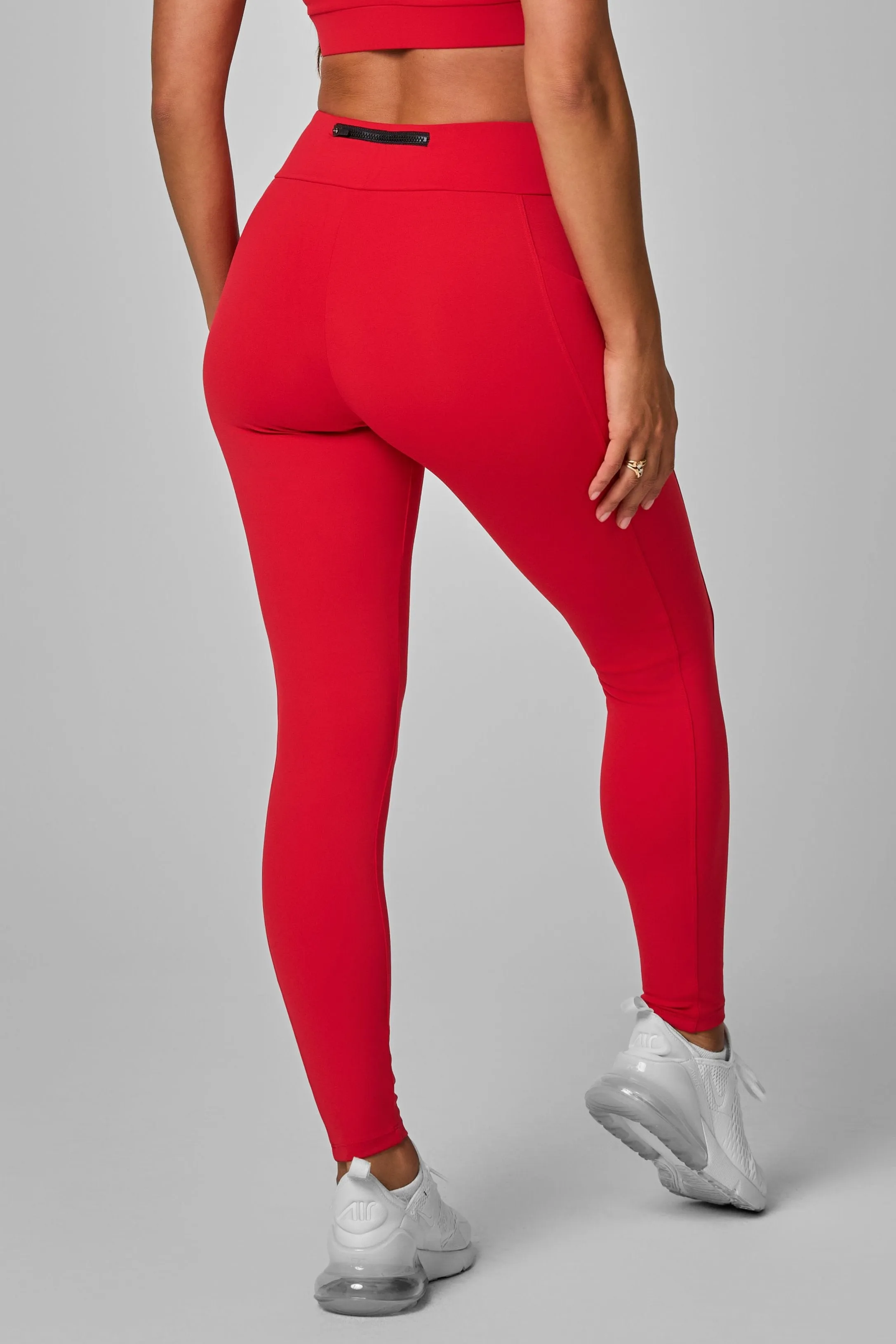 Vixen Zipper Pocket Legging QuickDryTechnology ZeroChafeSeams