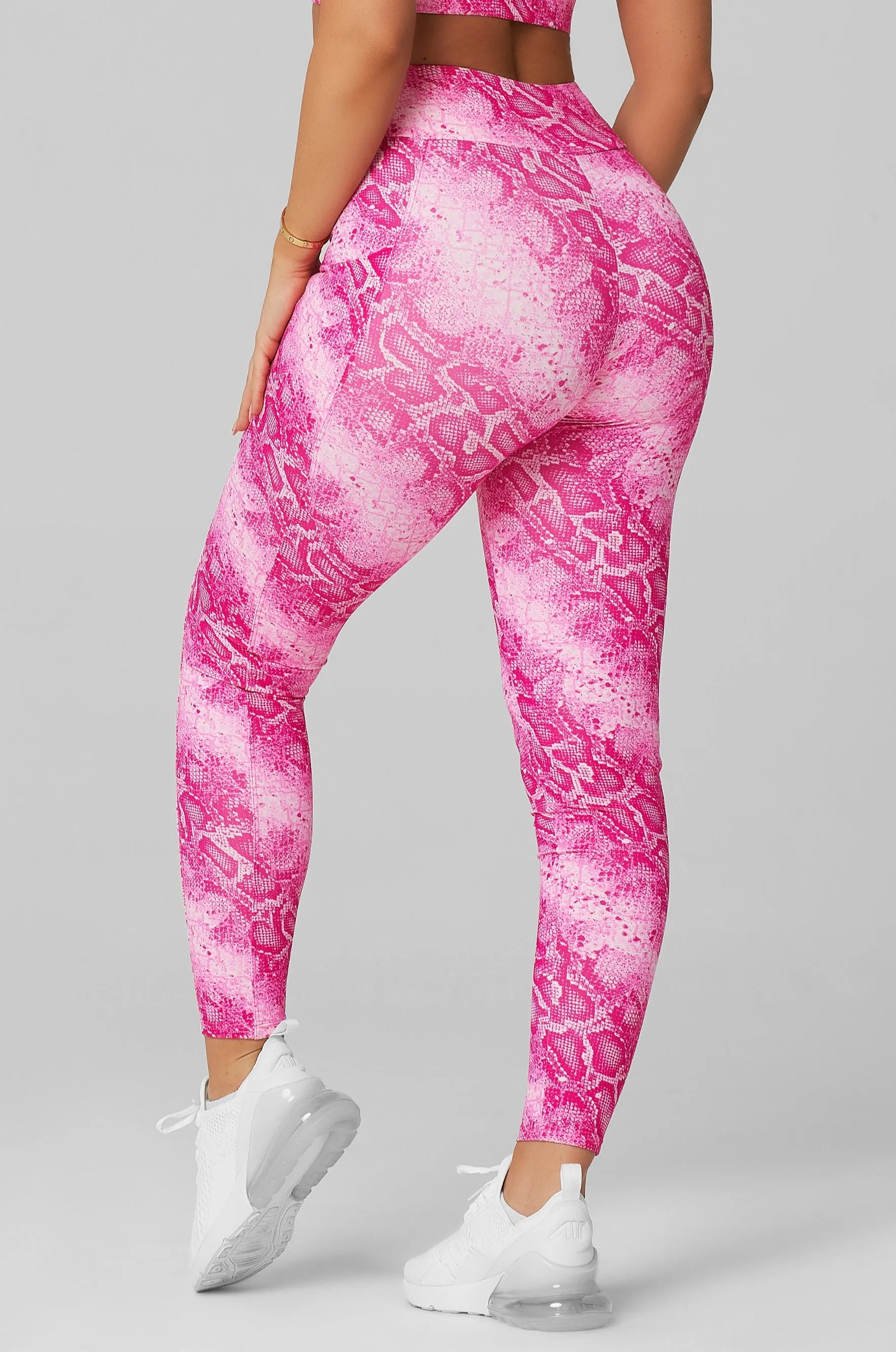 Legend Fit Flexible Waistline Love Bite Pocket Legging