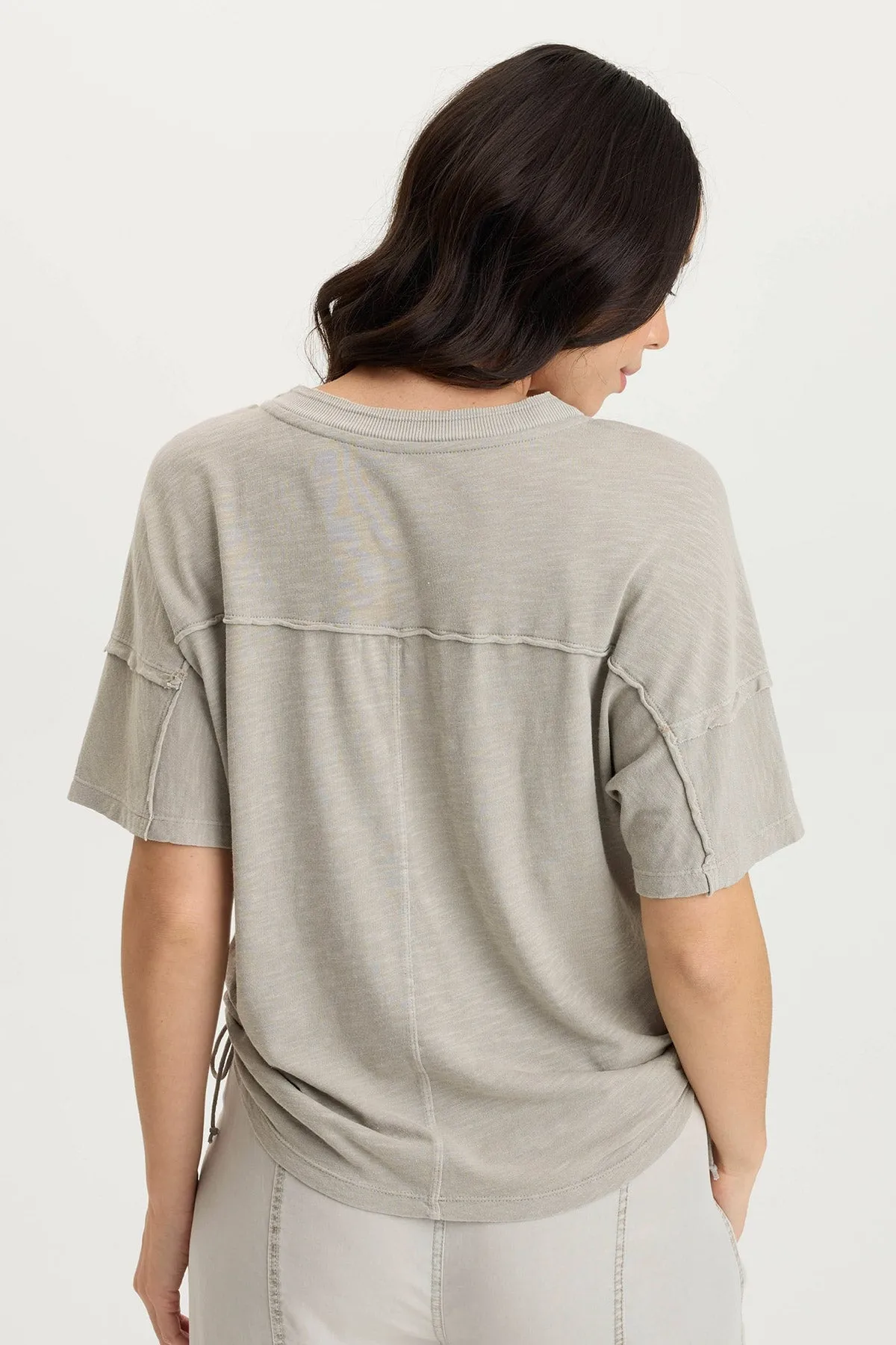 MultiPocketDesign Red Flash Siwa Jersey Split-Collar V-Neck Tee