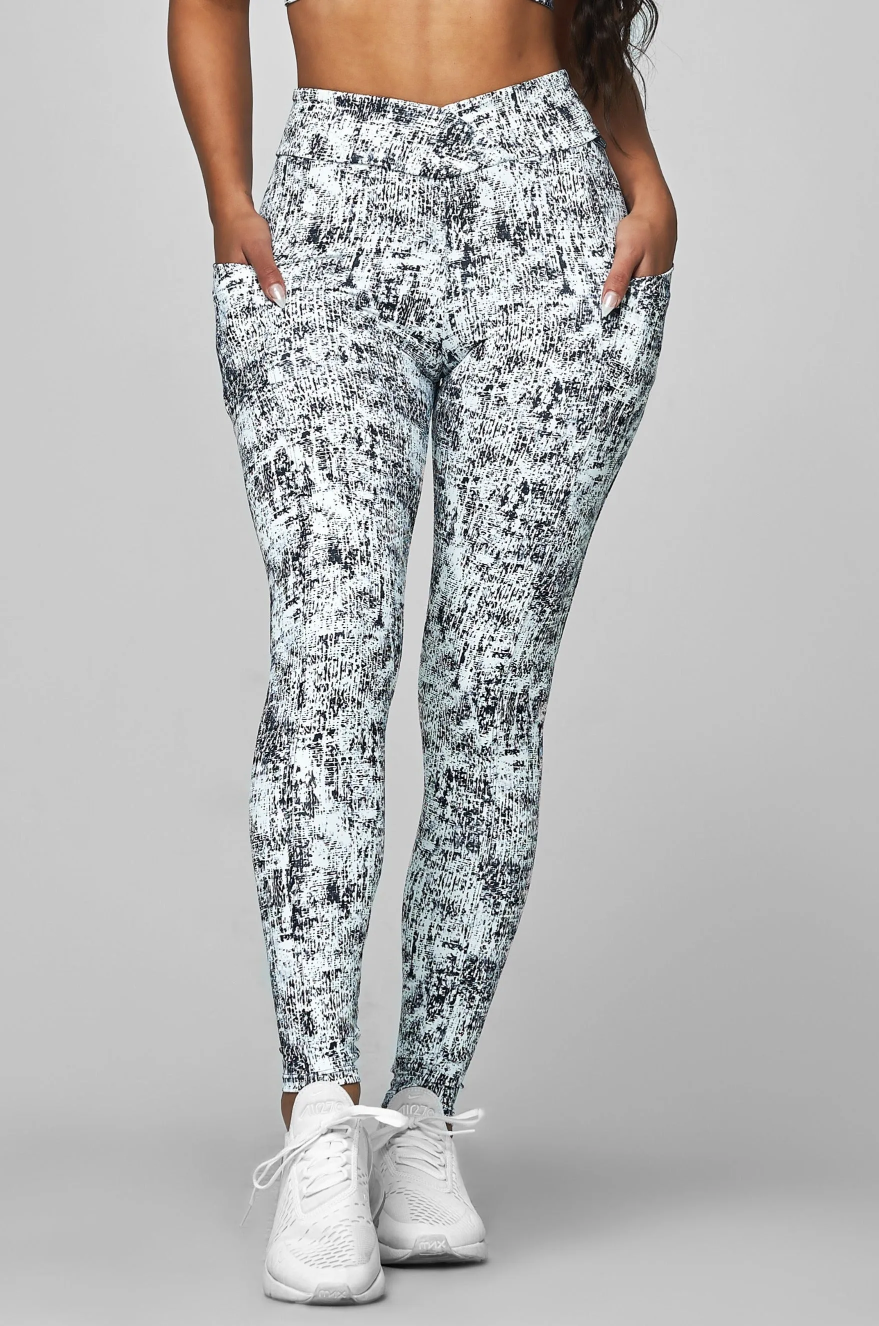 Meeting Ready SoftLining Static V-Cut Scrunch Legging