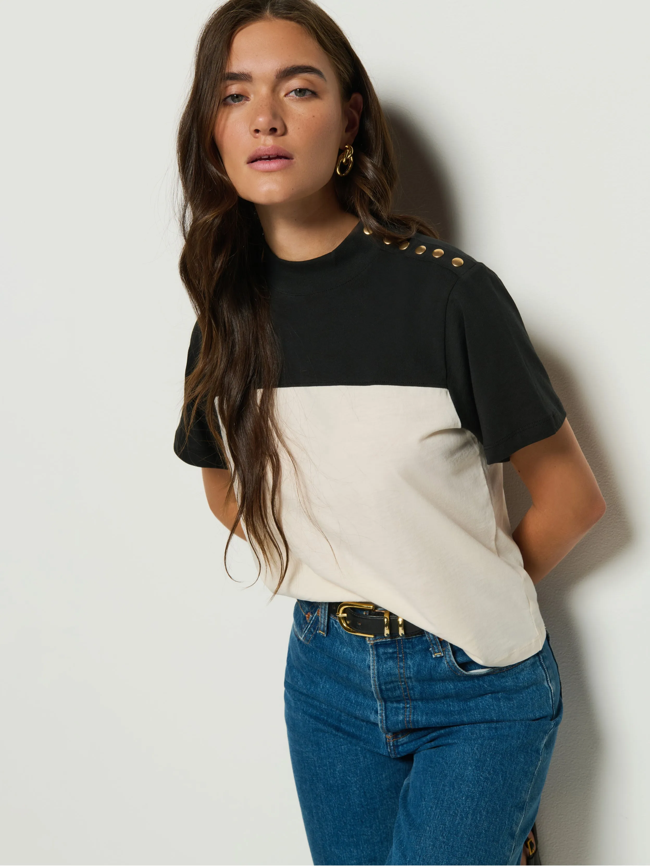 Yvette Mock Neck Tee Chic Fit