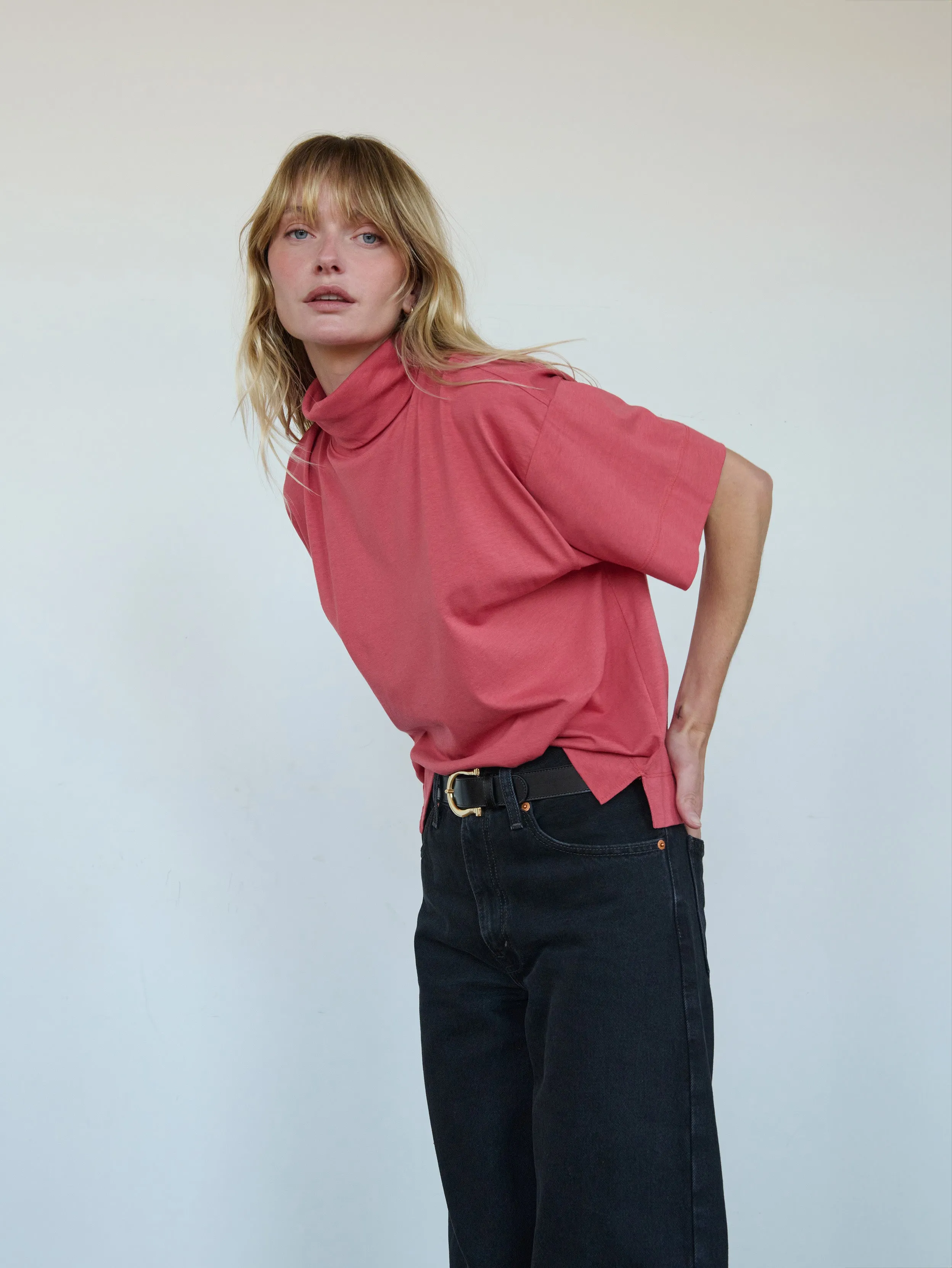 Fable Turtleneck Neo Mode Open Glow