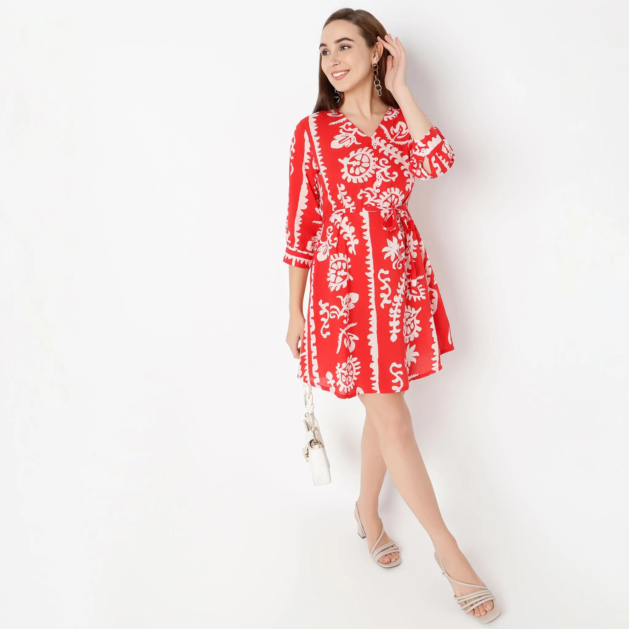 HypoallergenicMaterial AbrasiveReinforcedZones V-Neck Above Knee Three-Fourth Sleeve Flare Fit Printed Dress With Tie Up Belt