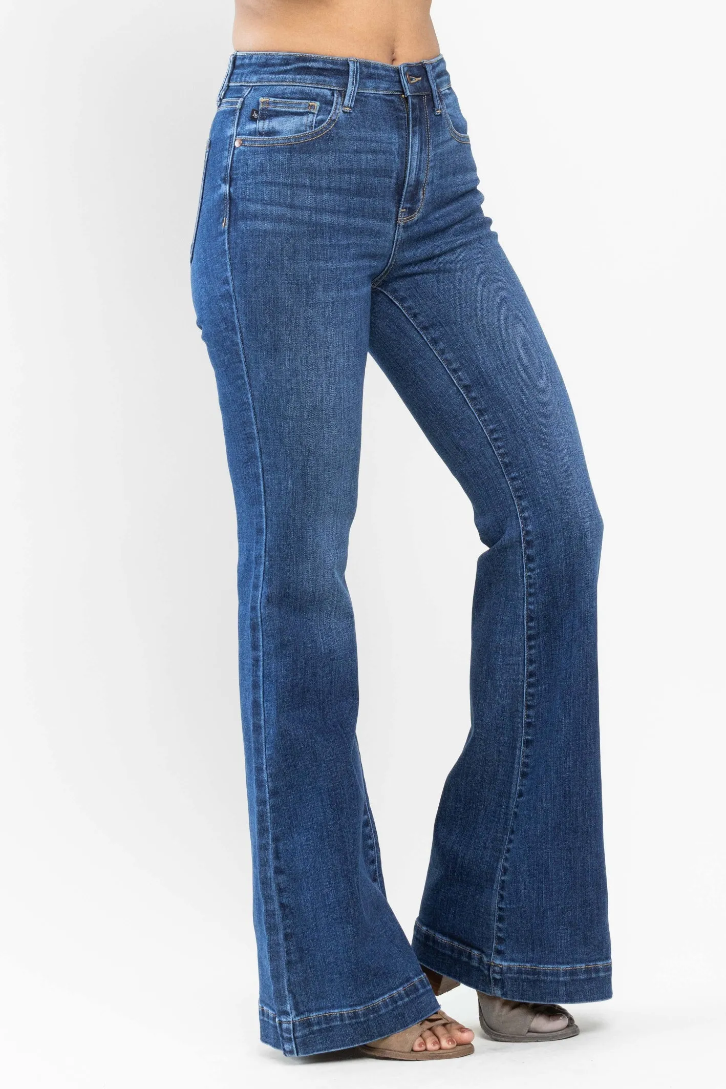 MultiPurposePockets Judy Blue Medium Wash Flare Jean