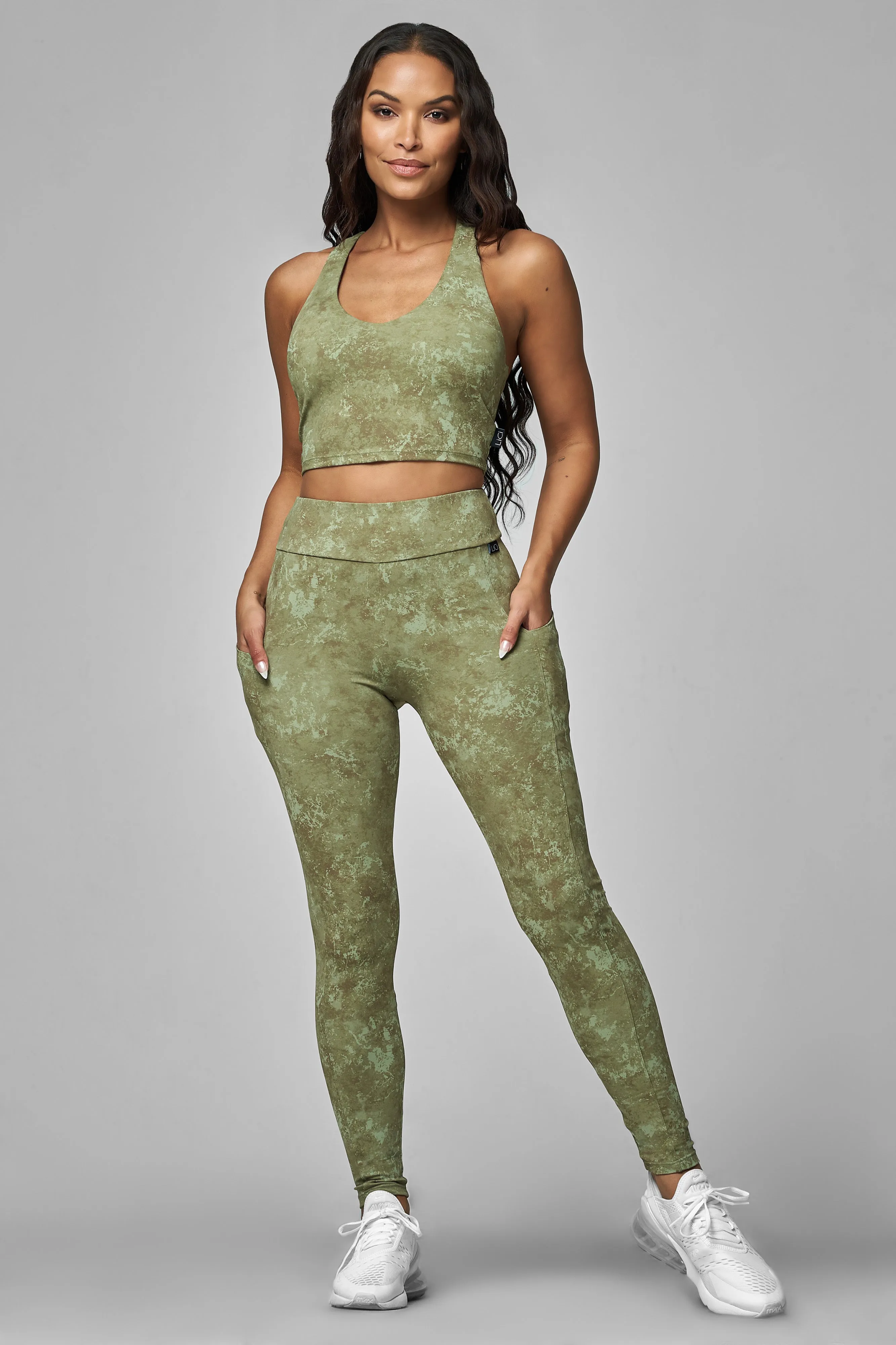 Iris Built-In V-Tank Crop Top Vision Fit Polish Core