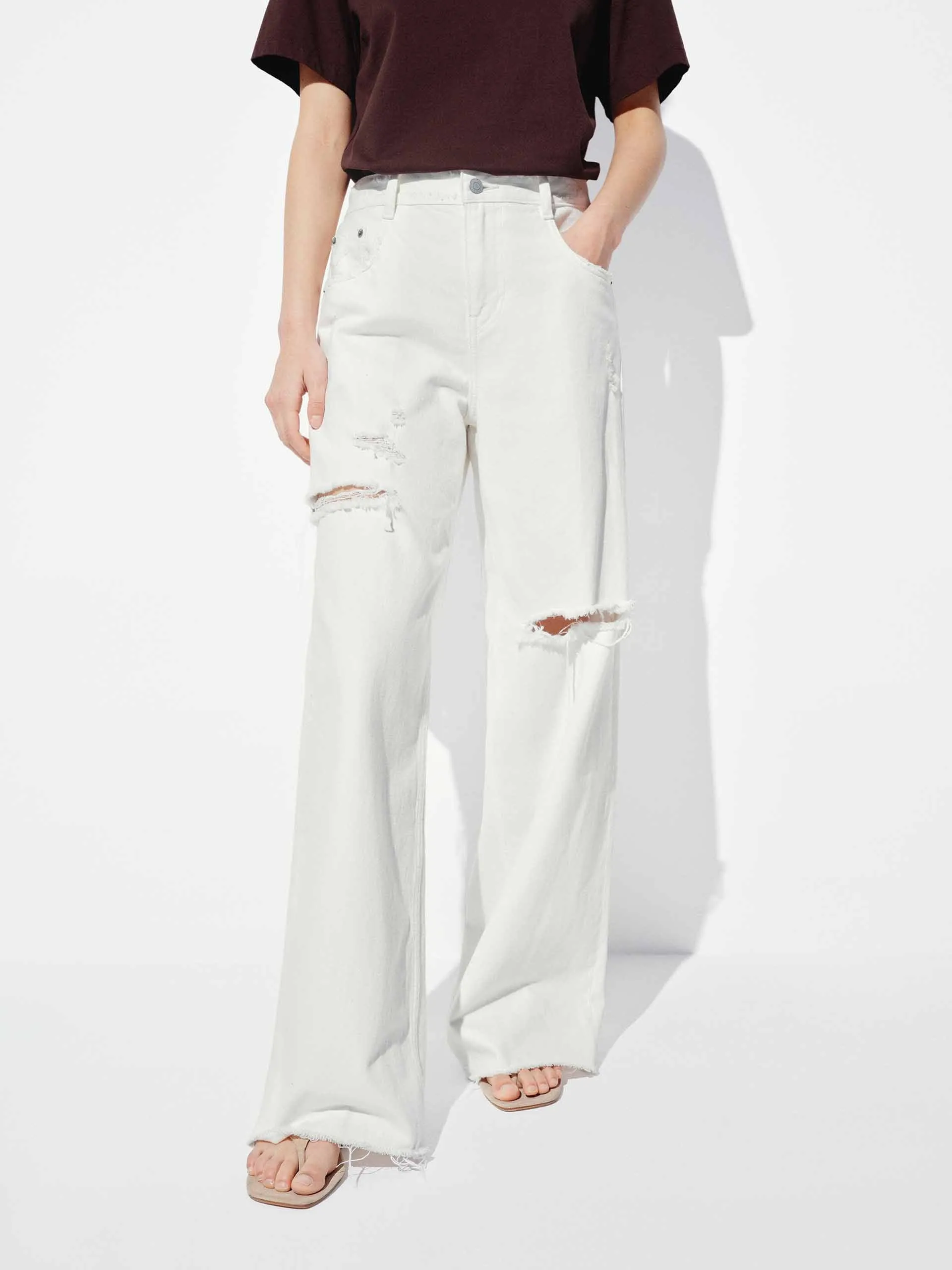 Soft Touch Daily Uniform Distressed Raw Hem Jeans
