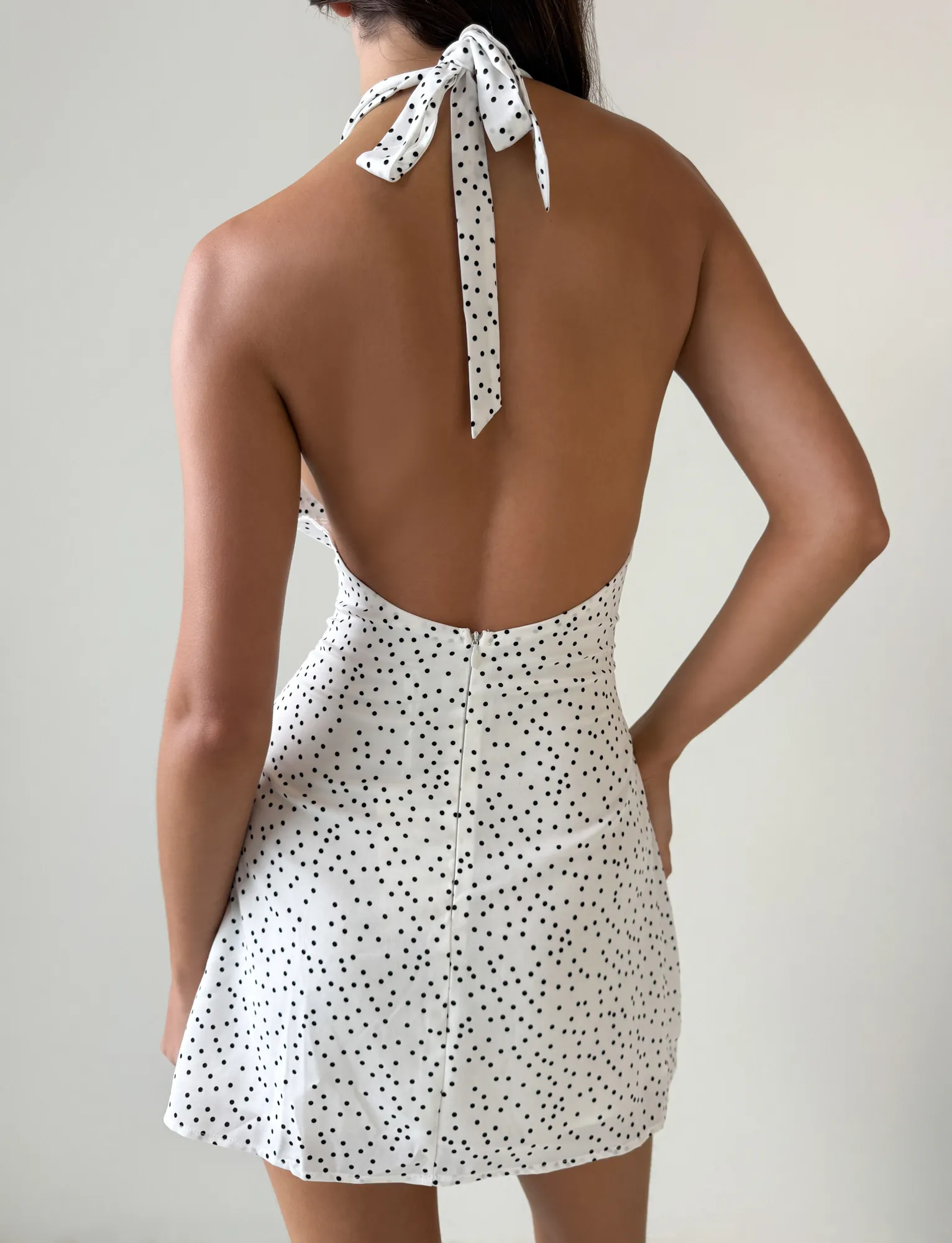 Party Rush Beat Light DYLAN HALTER MINI DRESS - WHITE POLKA