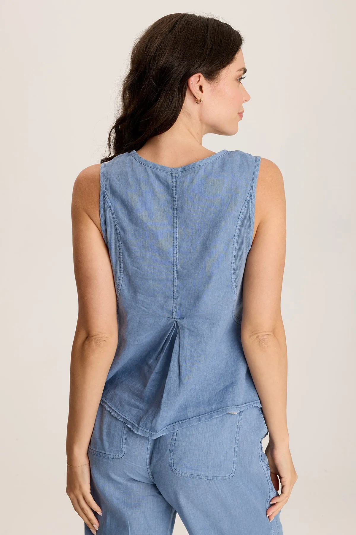 DurableSeams Skin Hug Estine Linen V-Neck Tank Top