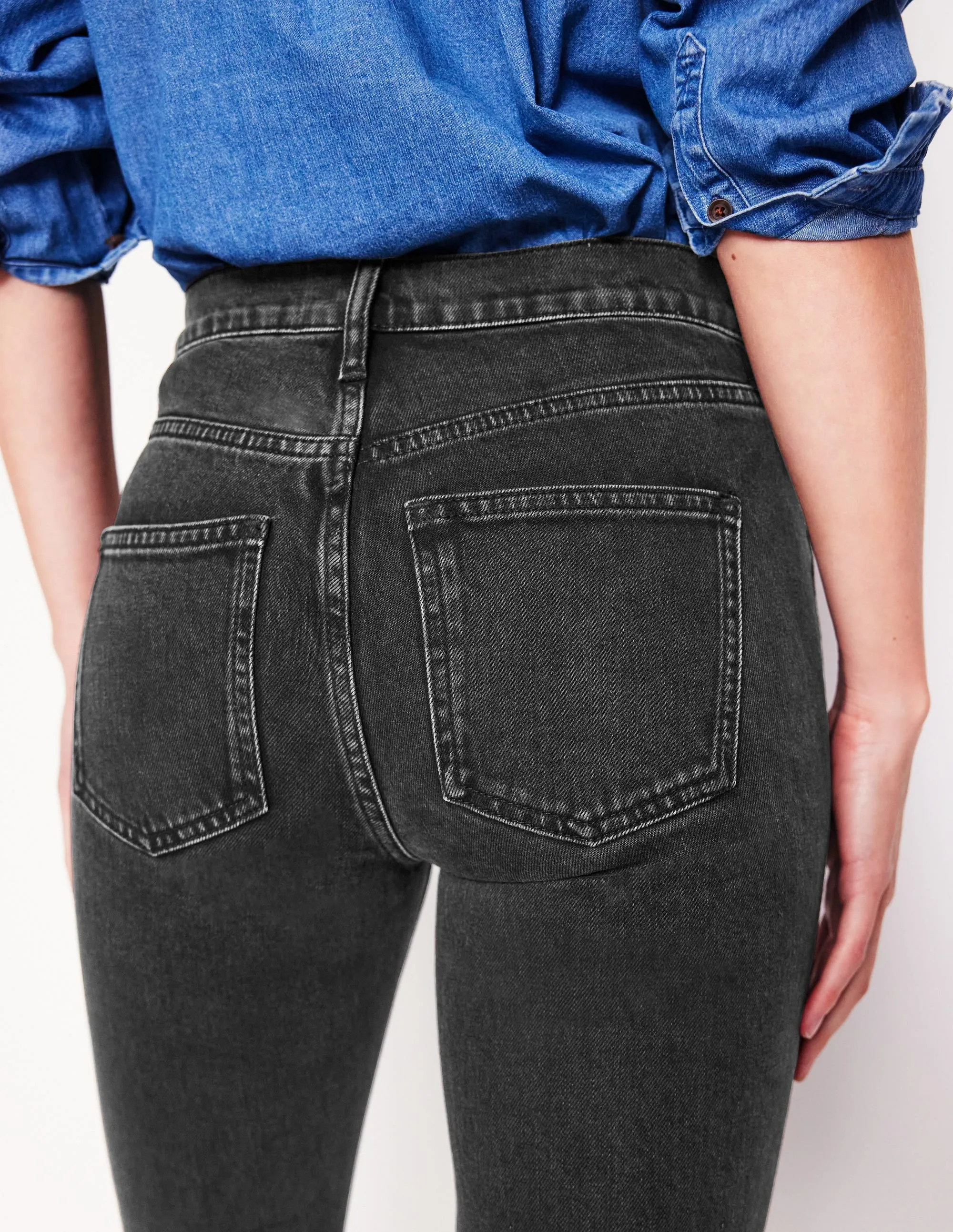 Girlfriend Jeans-Washed Black Modern Vibes Flex Look