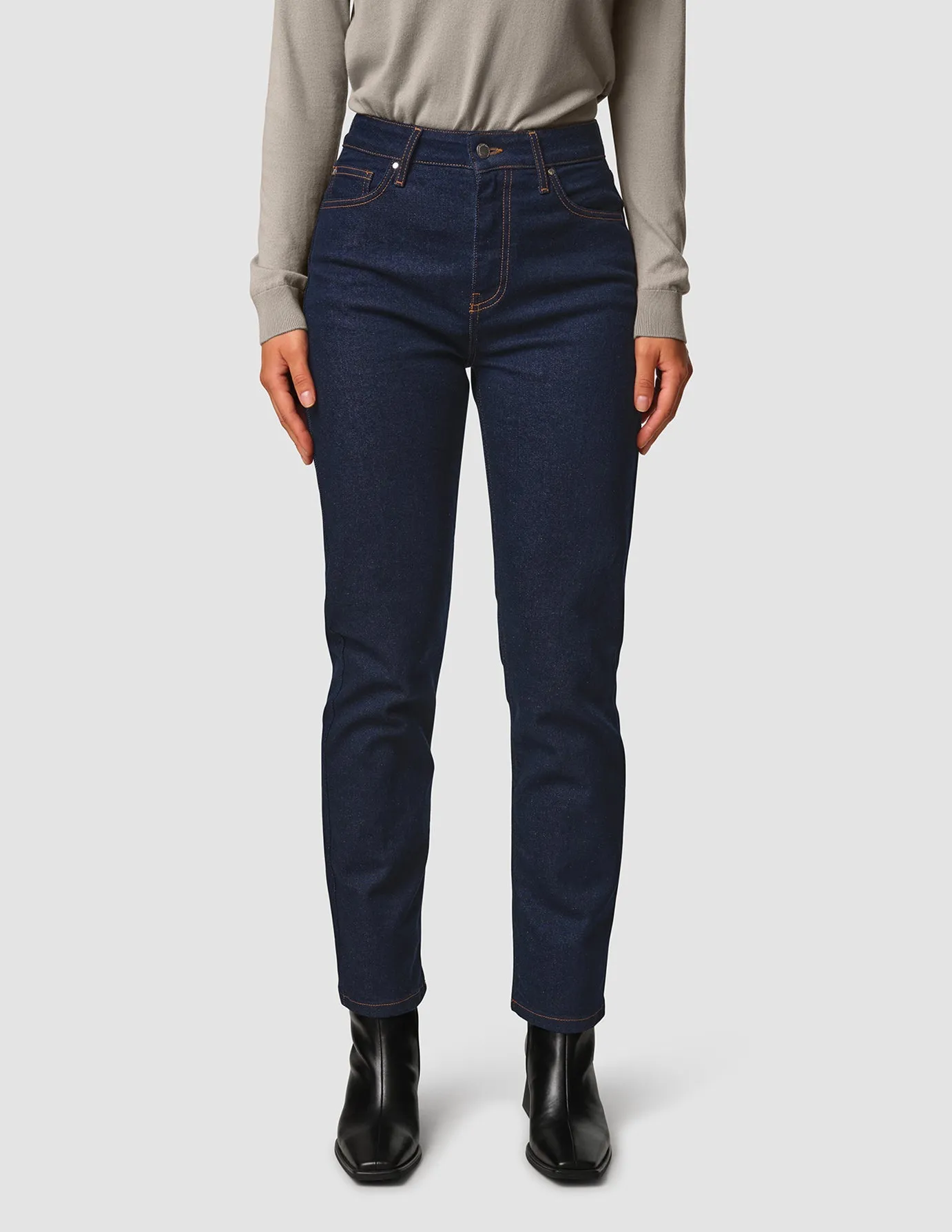 Clean Outfit Vibrant Bold Look Street Fashion Jeans Tapered Dark Blue