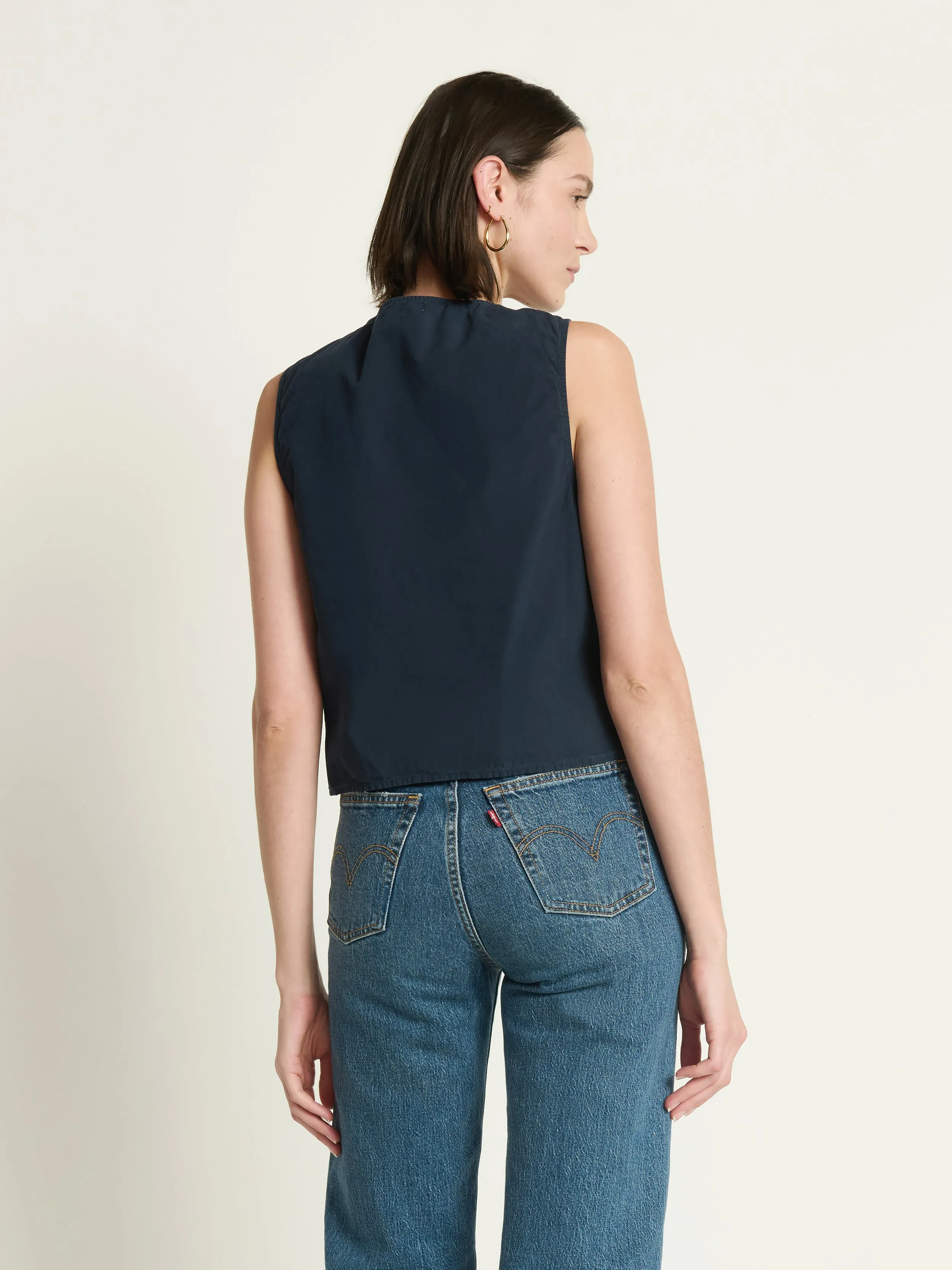 Mimmi Keyhole Top Sheer Fit
