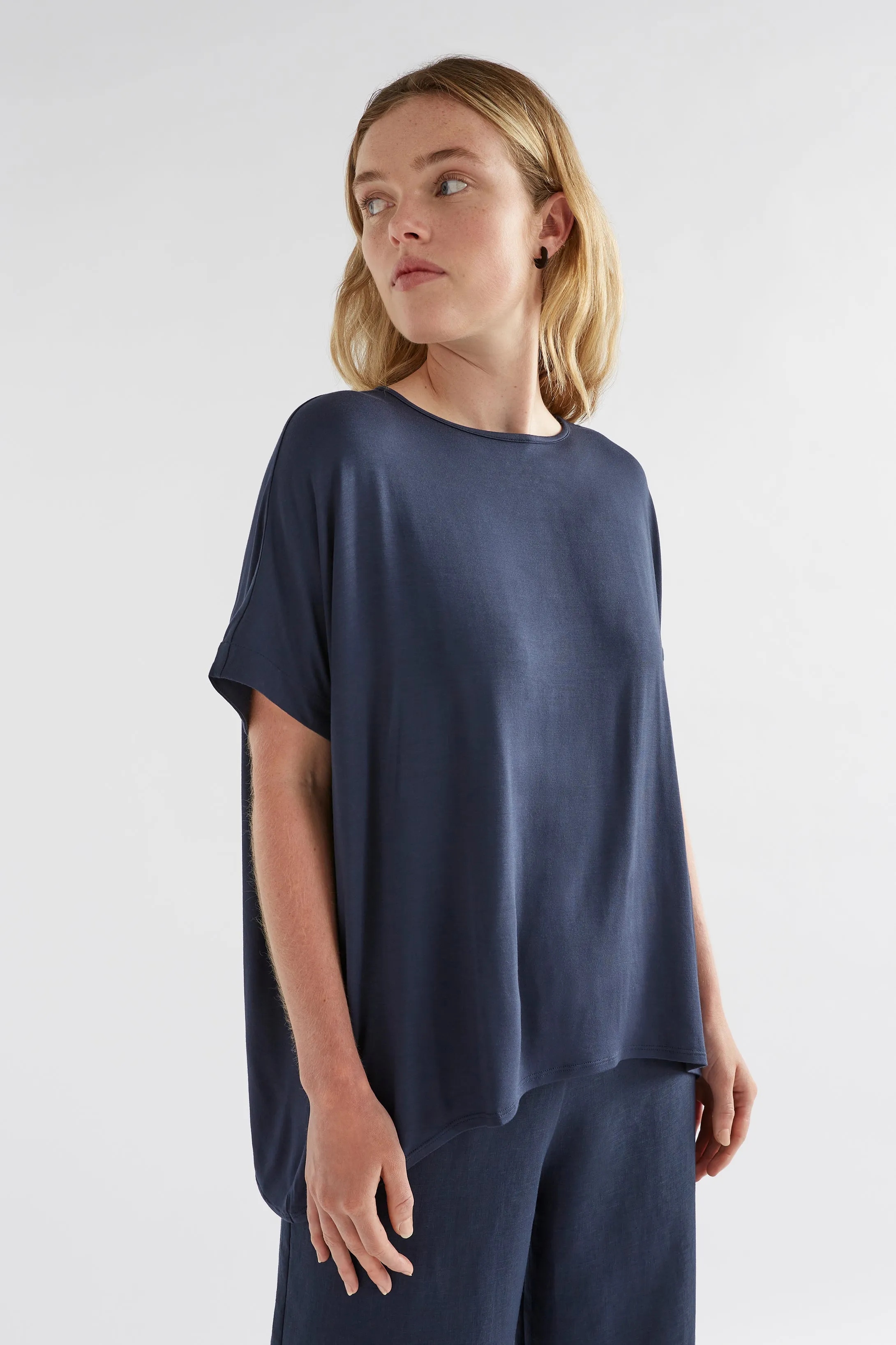 DoubleLayeredHem Gentle Glow Telse T-Shirt