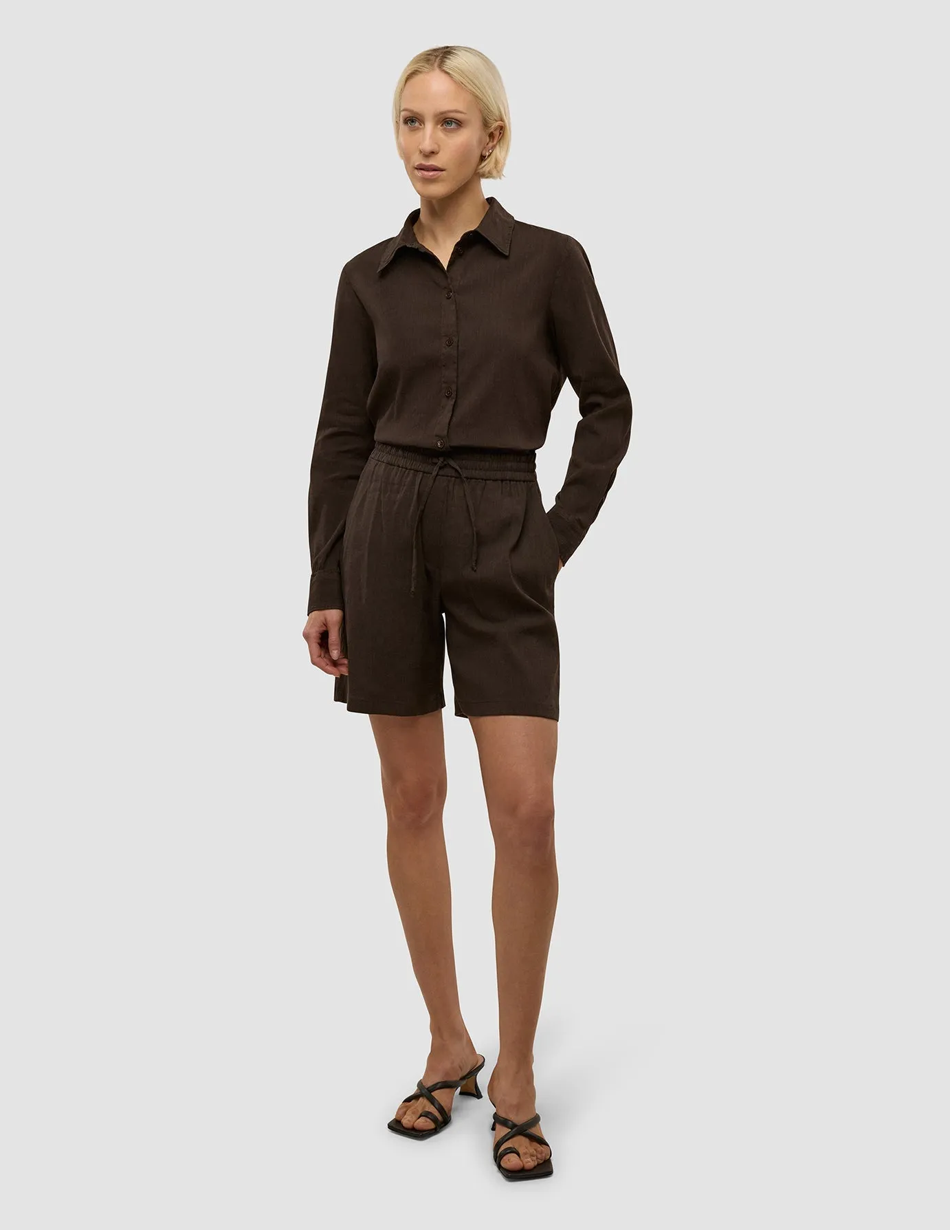 cheering section water sports gear Women's Linen Shorts Relaxed Espresso